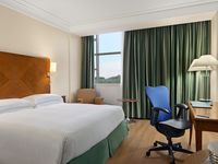 Hilton-rome-airport-king-guest-room-spotlisting
