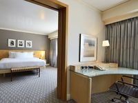 Hilton-paris-la-defense-hotel-suite-spotlisting